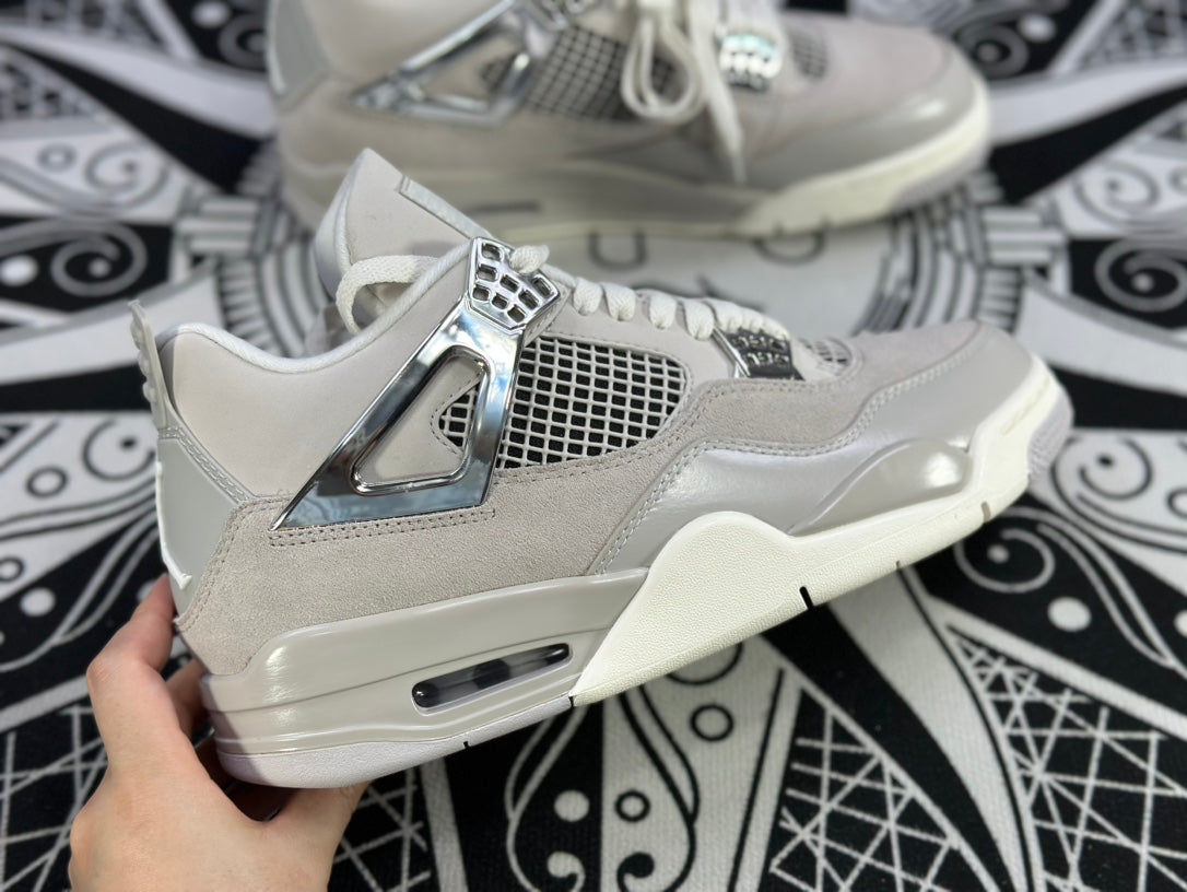 Air Jordan 4