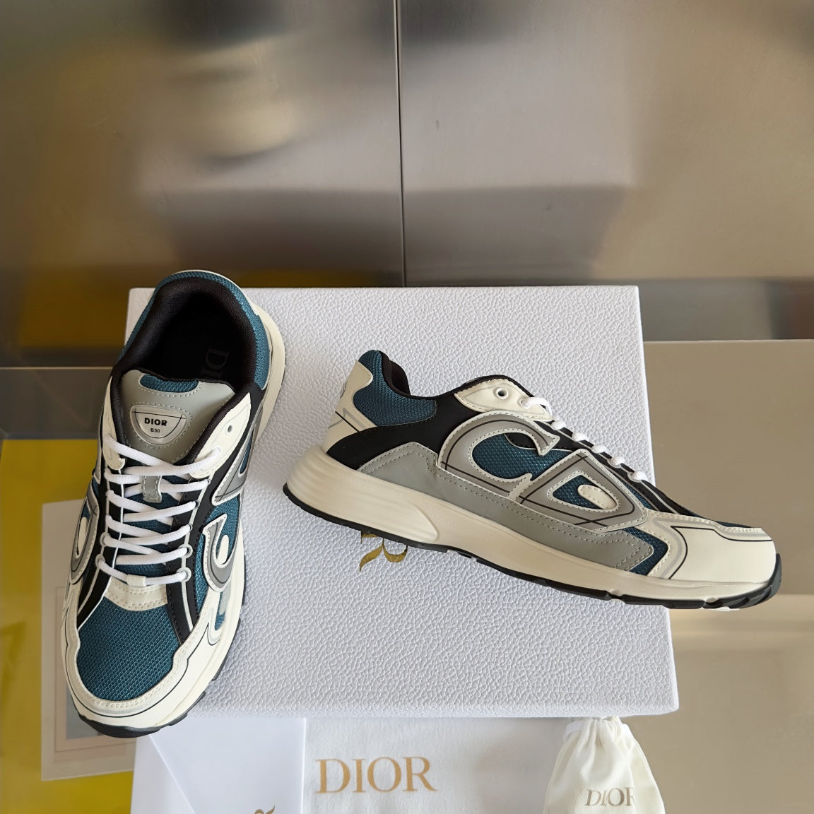 Dior B30