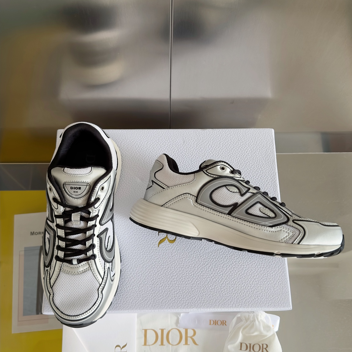 Dior B30