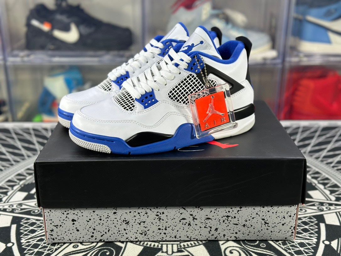 Air Jordan 4